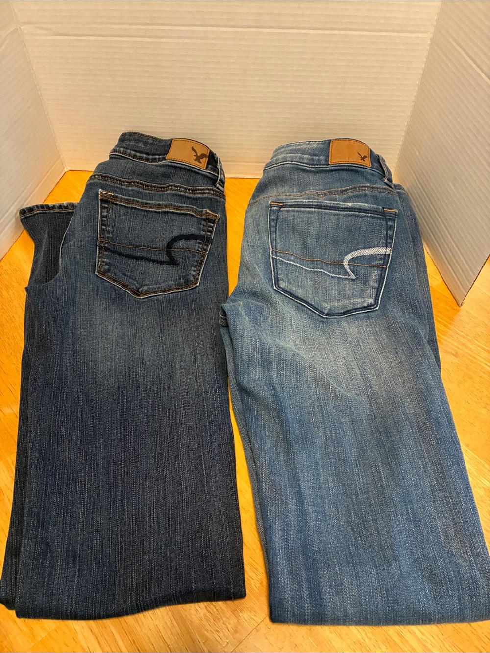 2 pairs American Eagle Sz 2 Skinny Kick regular Jeans